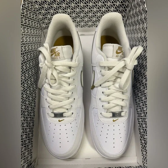 Men’s Nike Air Force 1 ‘07 Sneaker - Picture 2 of 7